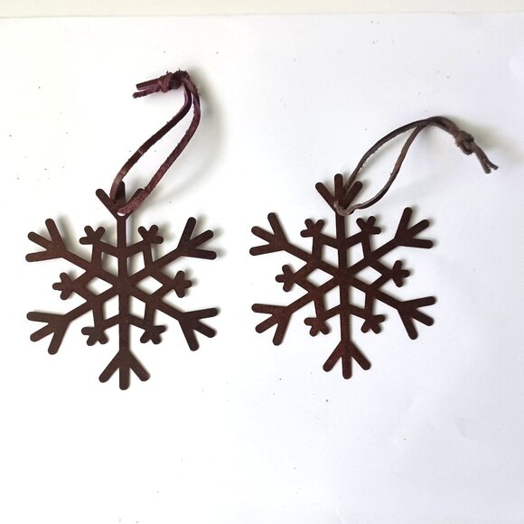 Lot of 5 Rustic Metal Snowflake Ornaments Holiday Christmas Decor - Picture 5 of 6